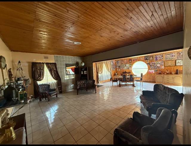 2 BEDROOM HOUSE FOR SALE IN VANDERBIJLPARK SE 2